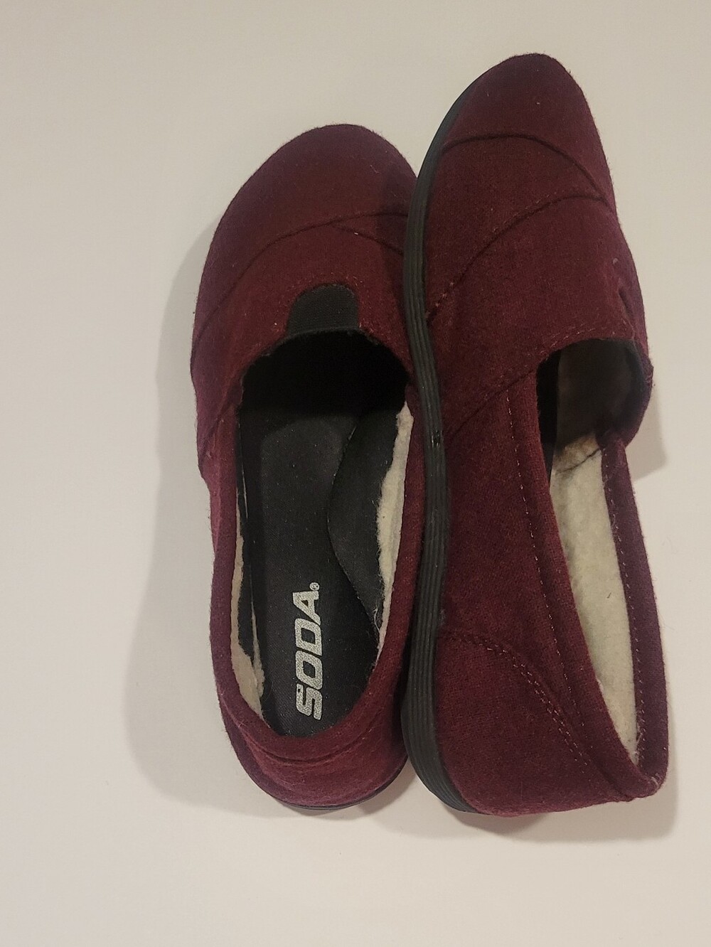 Size 6 Gently Worn Soda Red Linen/wine Colored Slip-On Quilted Flats